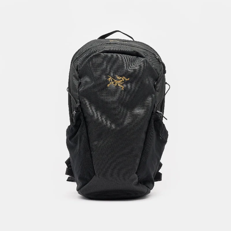 Mantis 16 Backpack in Black