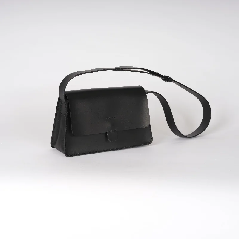 Smooth Black Maple Bag